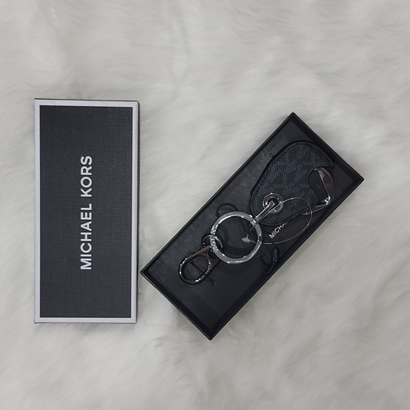 Michael Kors Harrison Logo Bottle Opener Key Fob - Picture 2 of 4